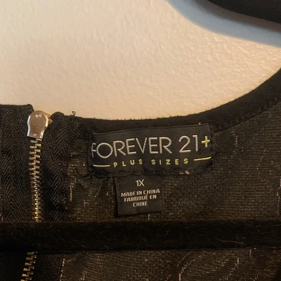 Forever 21 peplum top w/ back zipper and lace detail - Picture 2 of 3